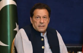 Seorang Mantan pemimpin Pakistan Imran Khan dijatuhi hukuman 14 tahun penjara, sehari setelah dipenjara selama 10 tahun