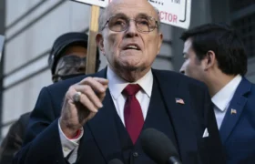 Pejabat Arizona katakan tidak dapat menemukan Rudy Giuliani