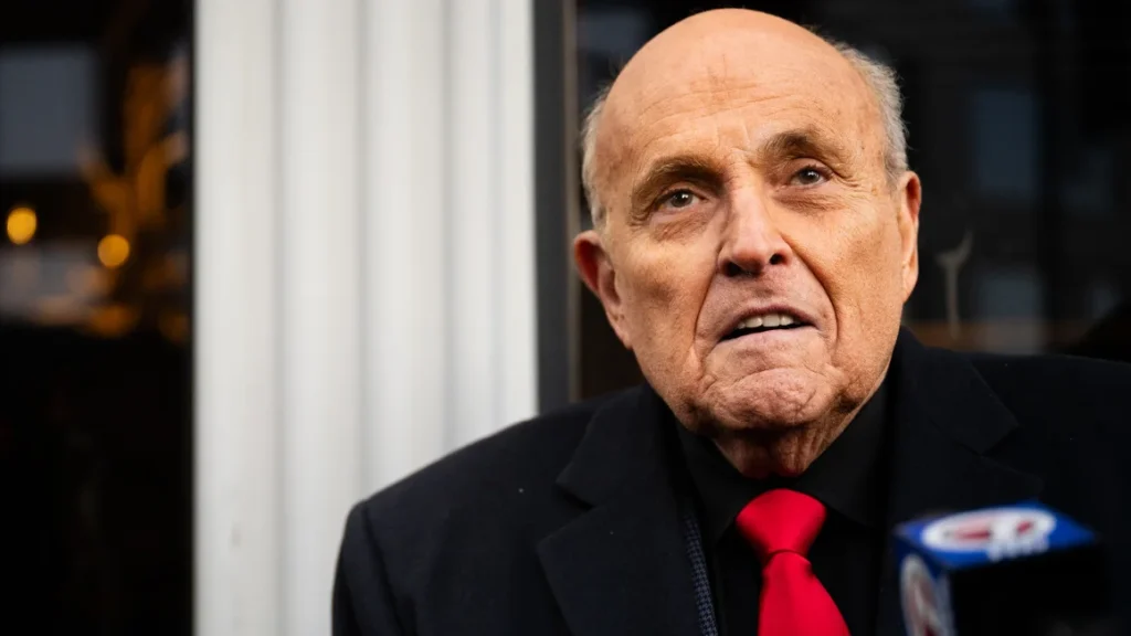 Rudy Giuliani bertugas dengan dakwaan Arizona 
