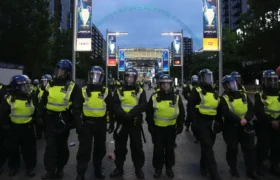Polisi Metropolitan London mengatakan 53 penangkapan
