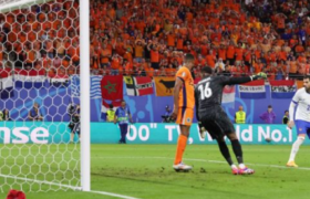 Ulasan VAR: gol Simons untuk Belanda offside