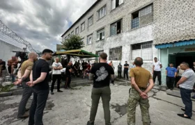 Dari penjara ke parit: Upaya Ukraina untuk mengubah narapidana