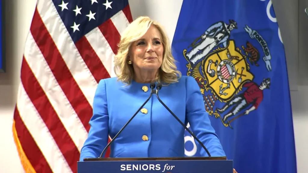 Jill Biden mengemukakan manfaat usia dalam kampanyenya