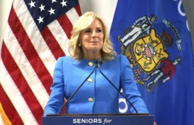 Jill Biden mengemukakan manfaat usia dalam kampanyenya