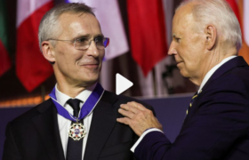 Biden mengejutkan Sekretaris Jenderal NATO Jens Stoltenberg