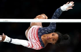 Semua mata tertuju pada Simone Biles saat ia mengincar medali emas all-around