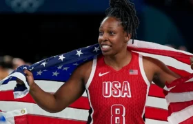 Bintang WNBA Chelsea Gray mengenang kembali Olimpiade