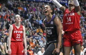 Playoff WNBA: Caitlin Clark dan Indiana Fever menyapu babak pertama